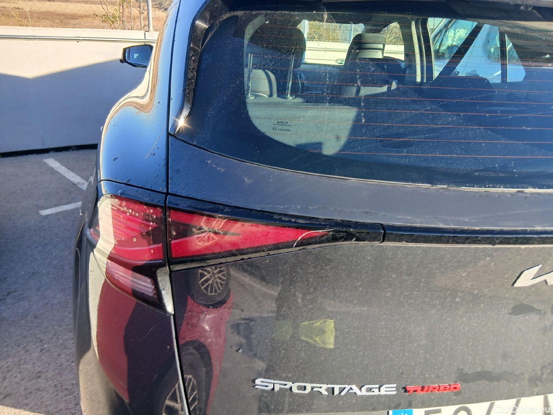  KIA  Sportage KIA  / 2022 / 5P / todoterreno 1.6 T-GDi 118kW (160CV) Drive 17