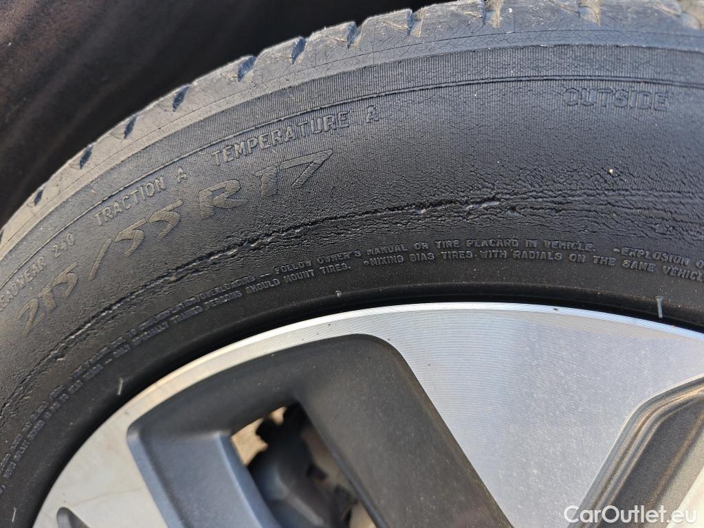  KIA  Niro KIA e- / 2016 / 5P / crossover e- 150kW (204CV) Drive (Long Range) #11