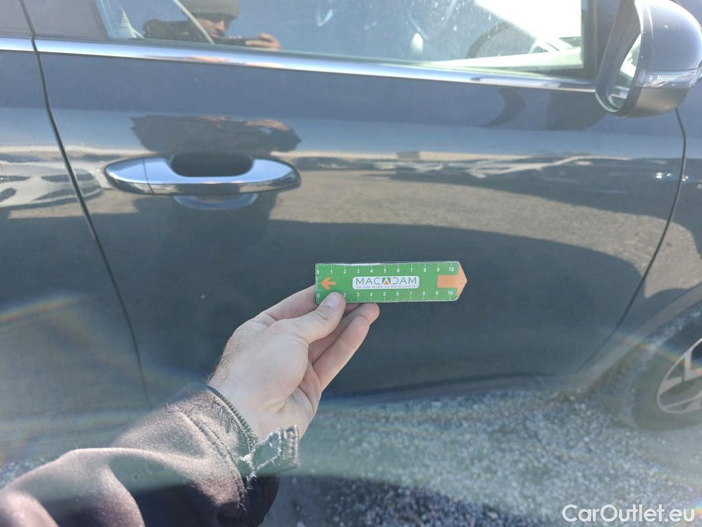  KIA  Sportage KIA  1.6MHEV Drive 100kW(136CV) 4x2(Crist Tintados) #23