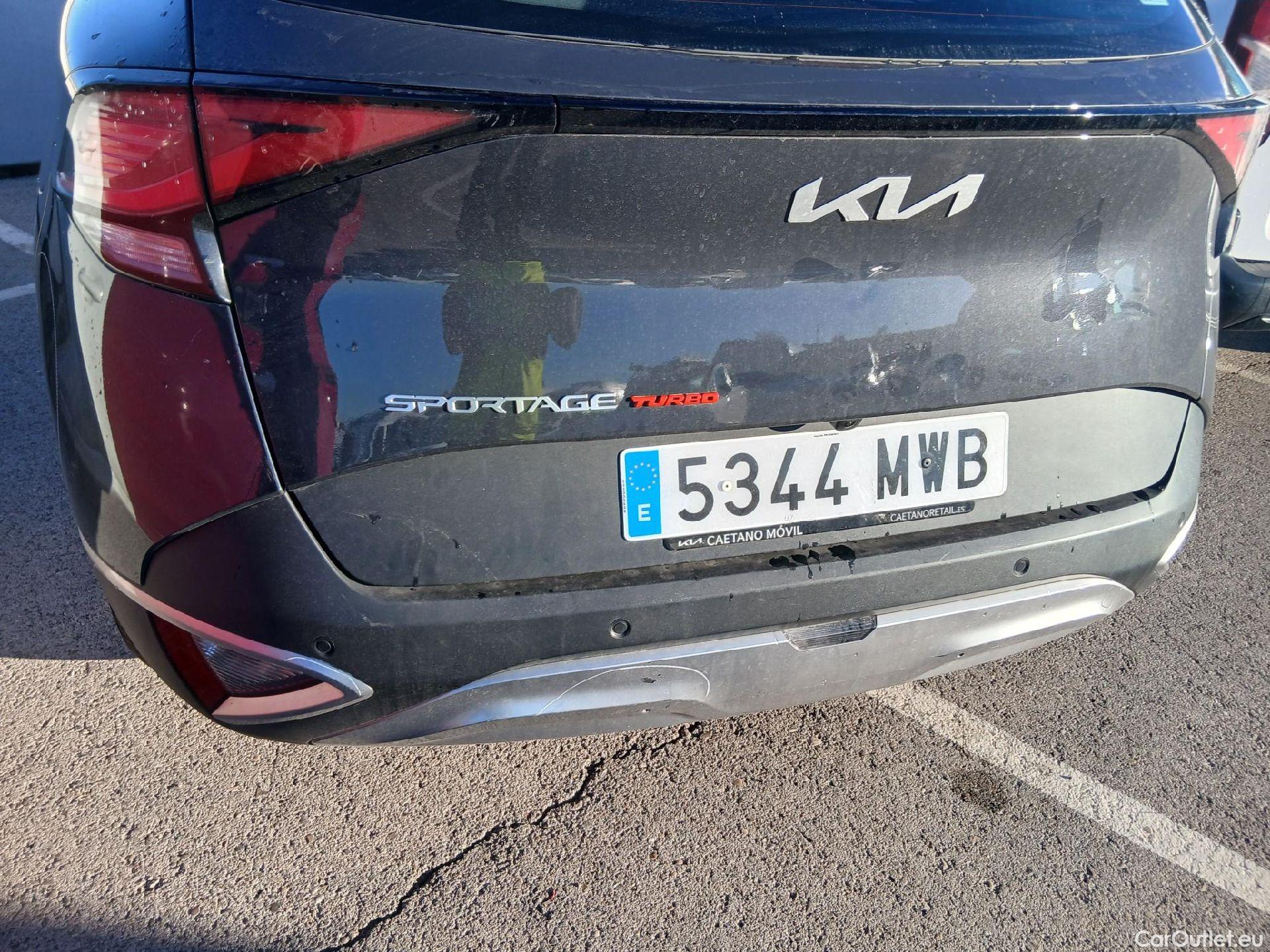  KIA  Sportage KIA  / 2022 / 5P / todoterreno 1.6 T-GDi 118kW (160CV) Drive 17