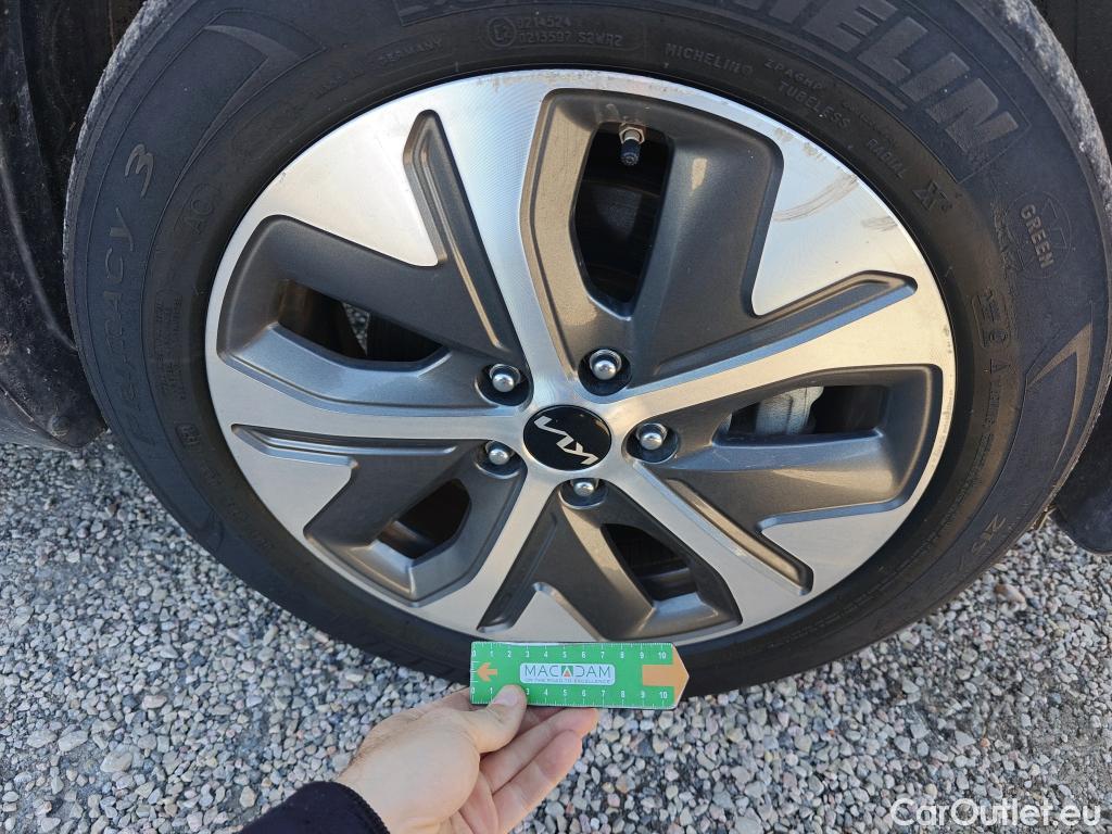  KIA  Niro KIA e- / 2016 / 5P / crossover e- 150kW (204CV) Drive (Long Range) #15