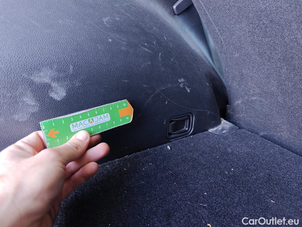  KIA  Sportage KIA  1.6MHEV Drive 100kW(136CV) 4x2(Crist Tintados) #38