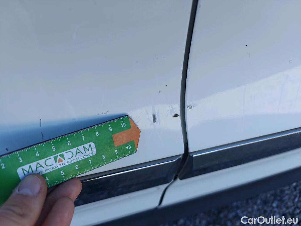  KIA  Niro KIA e- / 2016 / 5P / crossover e- 150kW (204CV) Drive (Long Range) #32