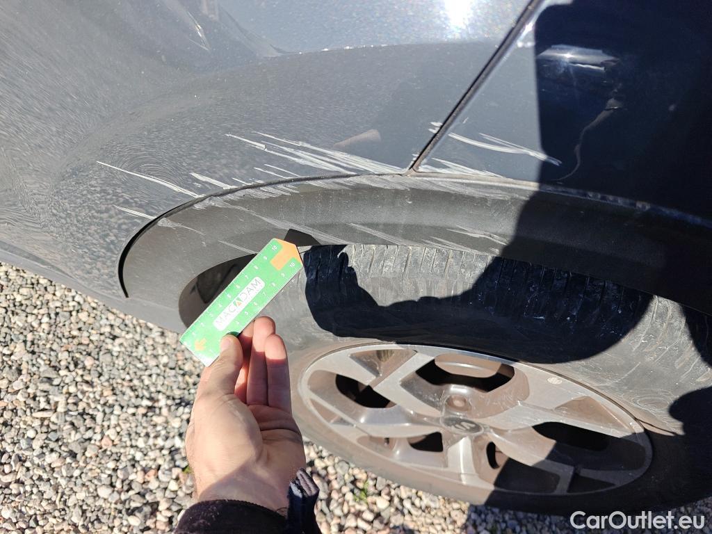  KIA  Sportage KIA  1.6MHEV Drive 100kW(136CV) 4x2(Crist Tintados) #45