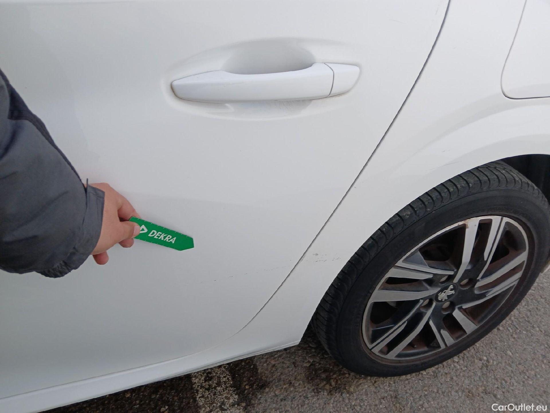  Peugeot  208 PEUGEOT  / 2019 / 5P / berlina con portón PureTech 73kW (100CV) Allure (CX) #34