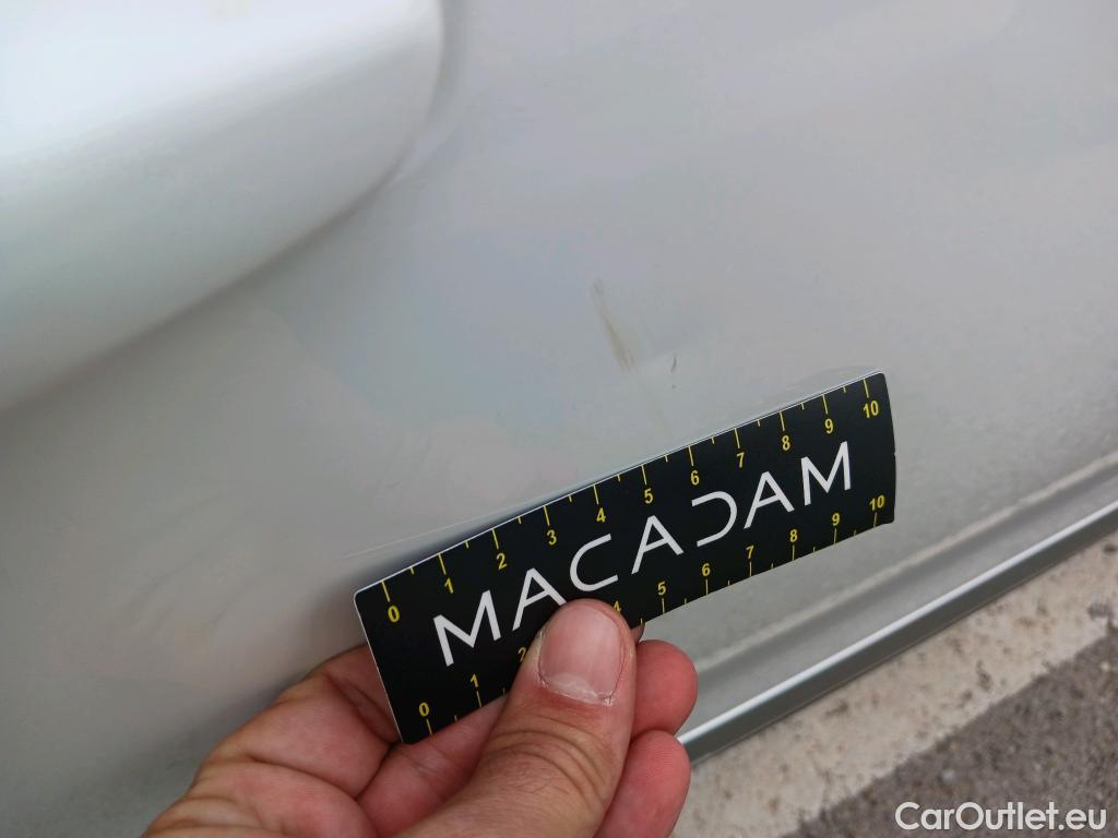  Peugeot  2008 PEUGEOT  / 2019 / 5P / todoterreno Allure Puretech 100 S&S BVM6 (CX) #32