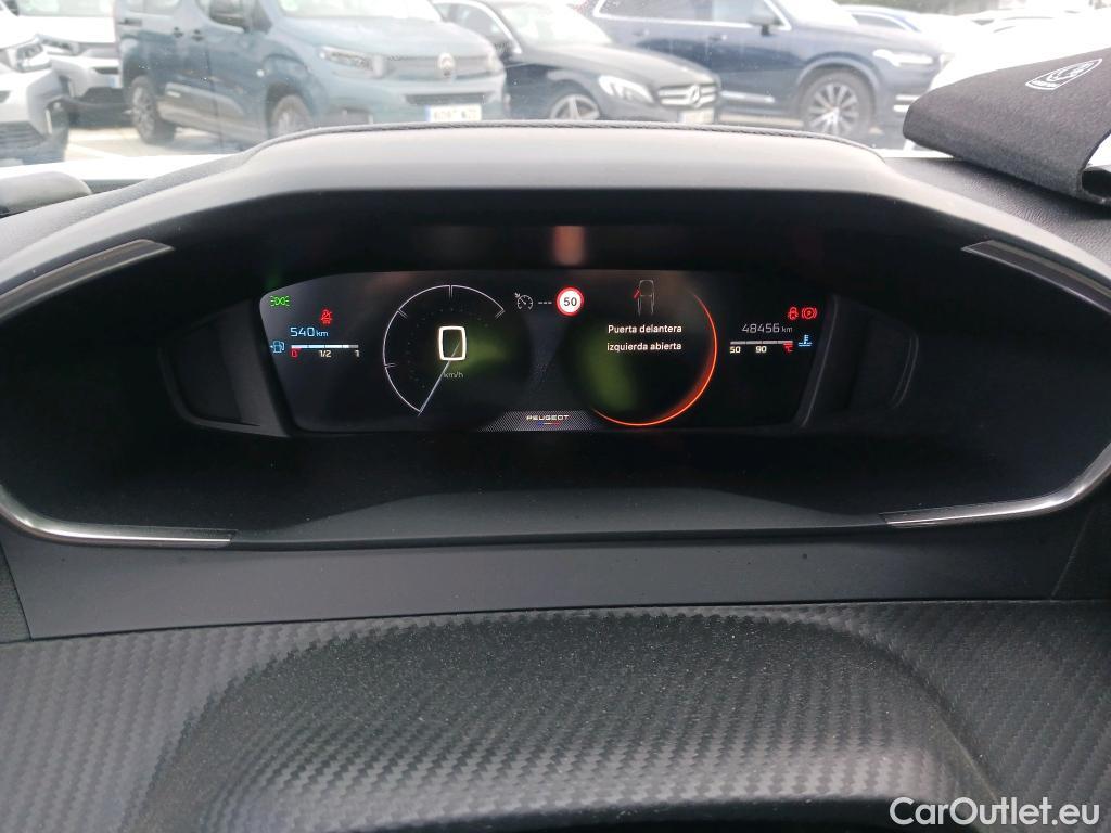  Peugeot  2008 PEUGEOT  Allure Puretech 100 S&S 6 Vel. MAN #17