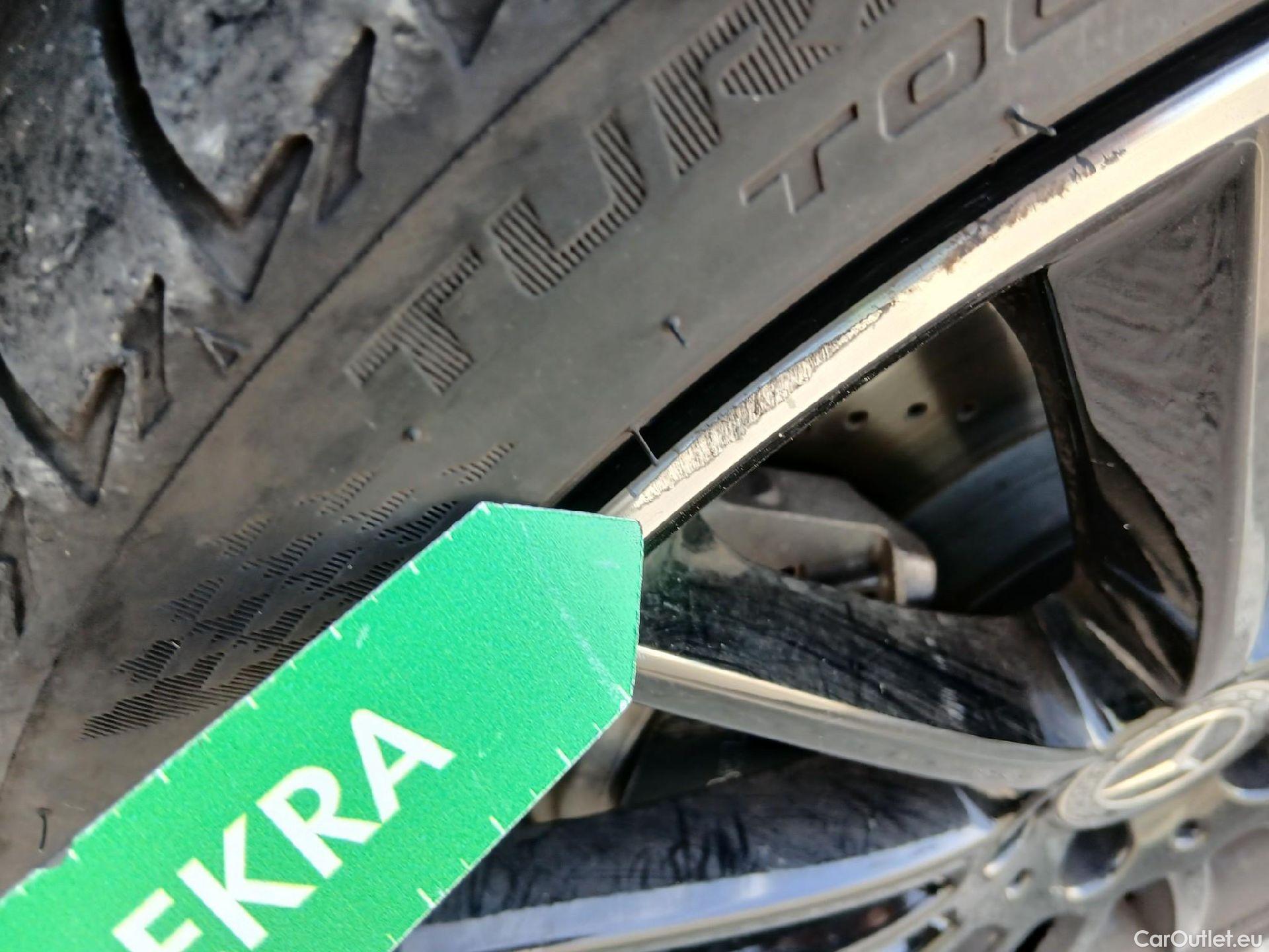  Mercedes  CLA-Klasse MERCEDES-BENZ CLA / 2019 / 5P / familiar CLA 250 e Shooting Brake #11