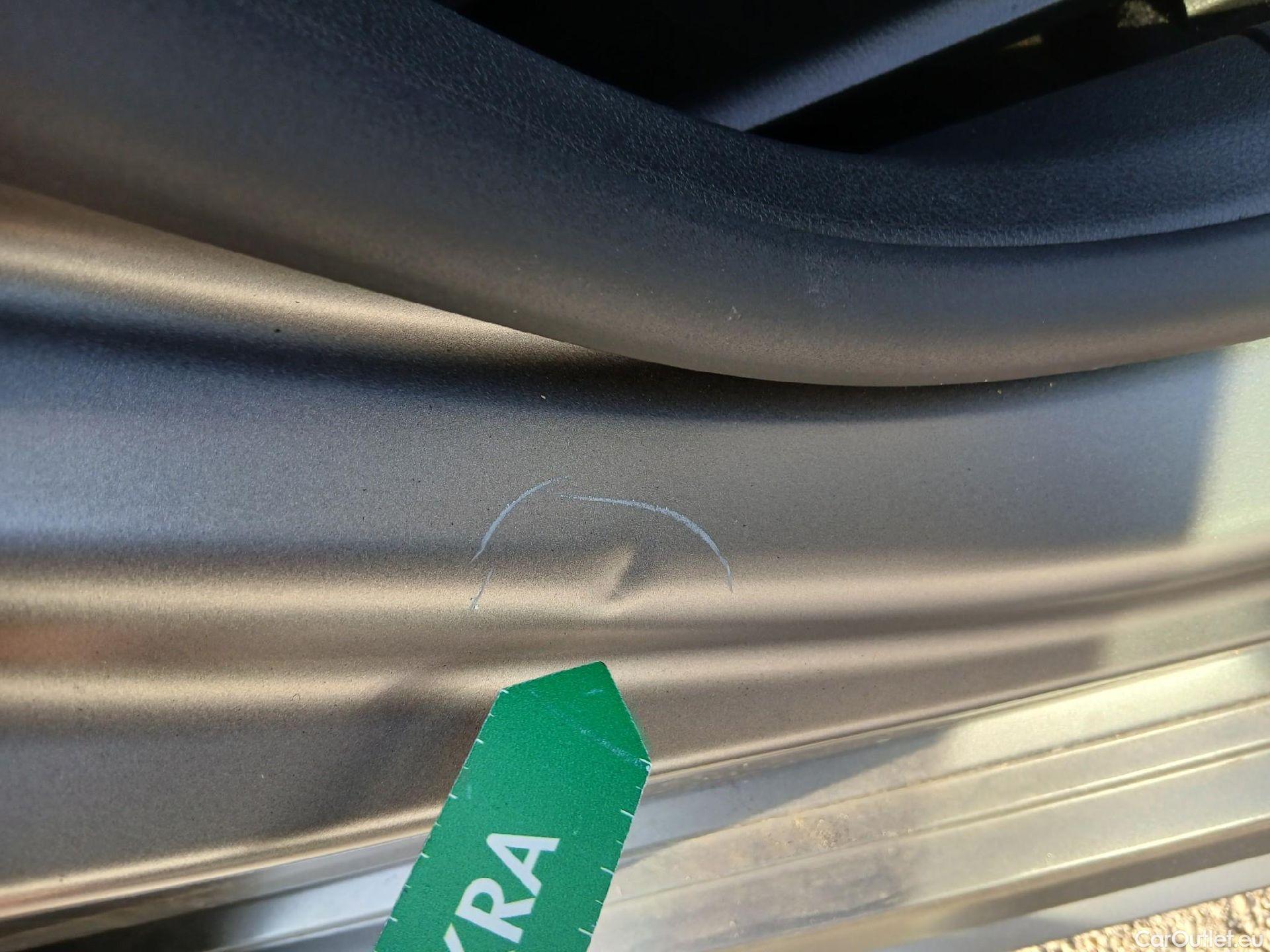  Mercedes  CLA-Klasse MERCEDES-BENZ CLA / 2019 / 5P / familiar CLA 250 e Shooting Brake #37