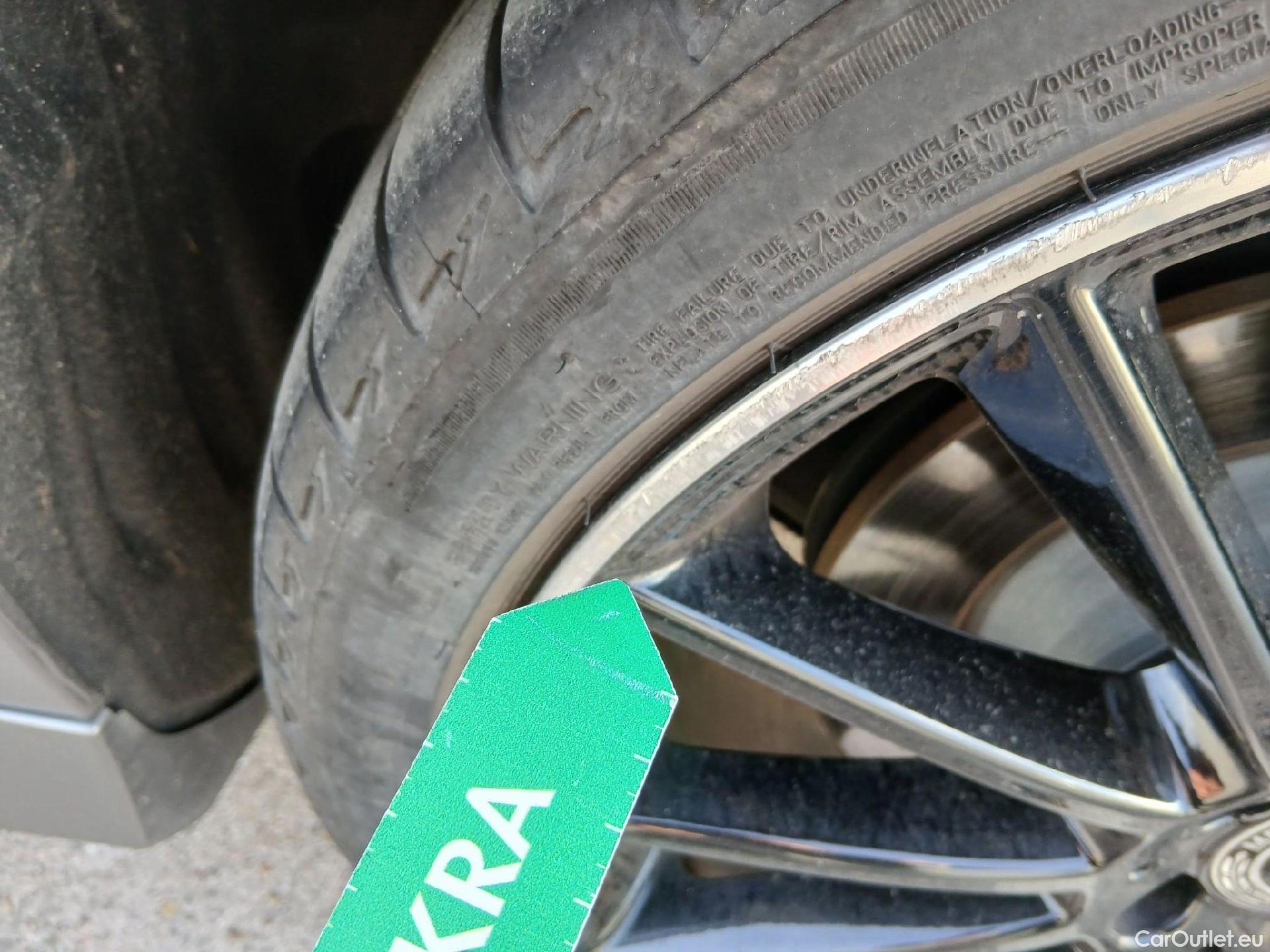  Mercedes  CLA-Klasse MERCEDES-BENZ CLA / 2019 / 5P / familiar CLA 250 e Shooting Brake #16