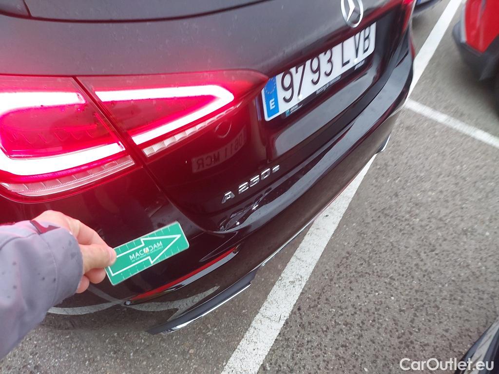  Mercedes  A-Klasse MERCEDES-BENZ Clase A / 2018 / 5P / berlina con portón A 250 e #4