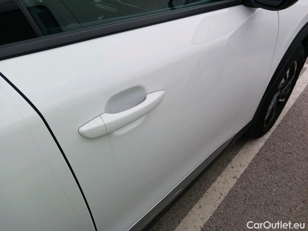  Peugeot  2008 PEUGEOT  / 2019 / 5P / todoterreno Allure Puretech 100 S&S BVM6 (CX) #31