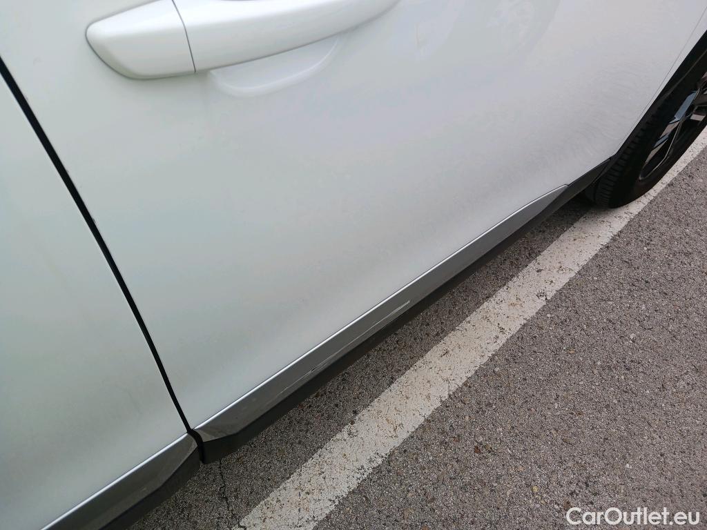  Peugeot  2008 PEUGEOT  / 2019 / 5P / todoterreno Allure Puretech 100 S&S BVM6 (CX) #21