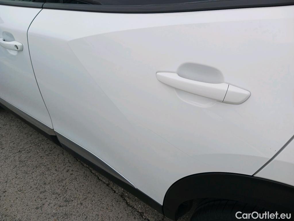  Peugeot  2008 PEUGEOT  / 2019 / 5P / todoterreno Allure Puretech 100 S&S BVM6 (CX) #7