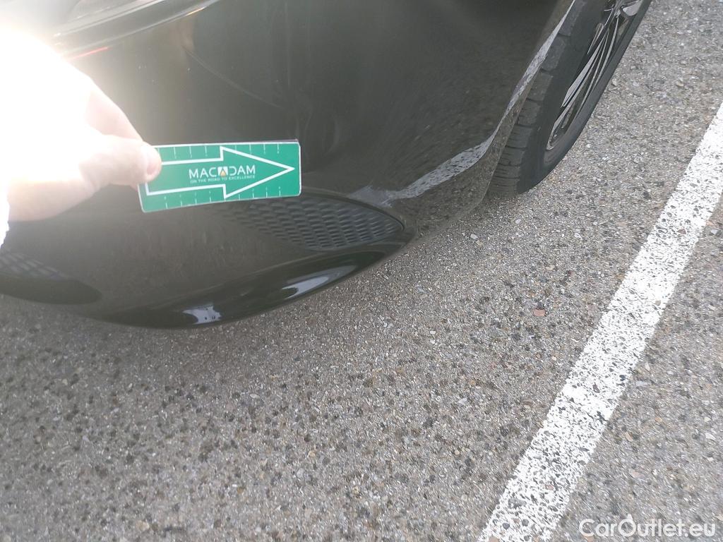  Mercedes  A-Klasse MERCEDES-BENZ Clase A / 2018 / 5P / berlina con portón A 250 e #2