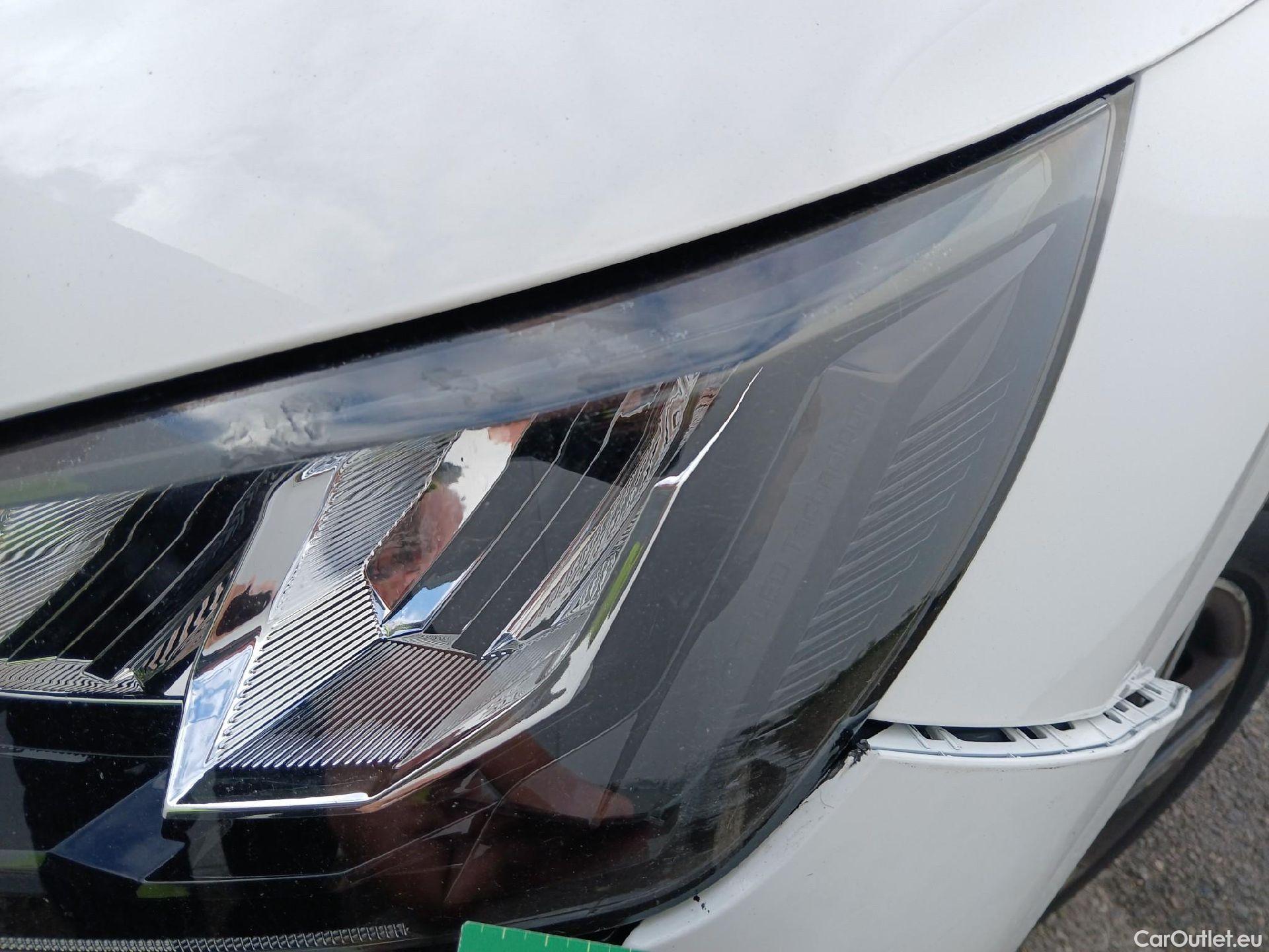  Peugeot  208 PEUGEOT  / 2019 / 5P / berlina con portón PureTech 73kW (100CV) Allure (CX) #21