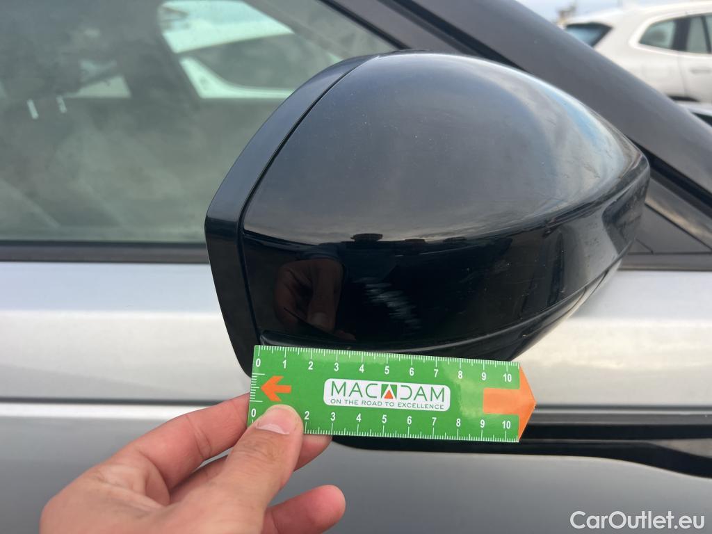  Land Rover  Range Rover LAND ROVER  Velar / 2017 / 5P / todoterreno 2.0D I4 150kW Landmark Edition 4WD Auto(SP) #29