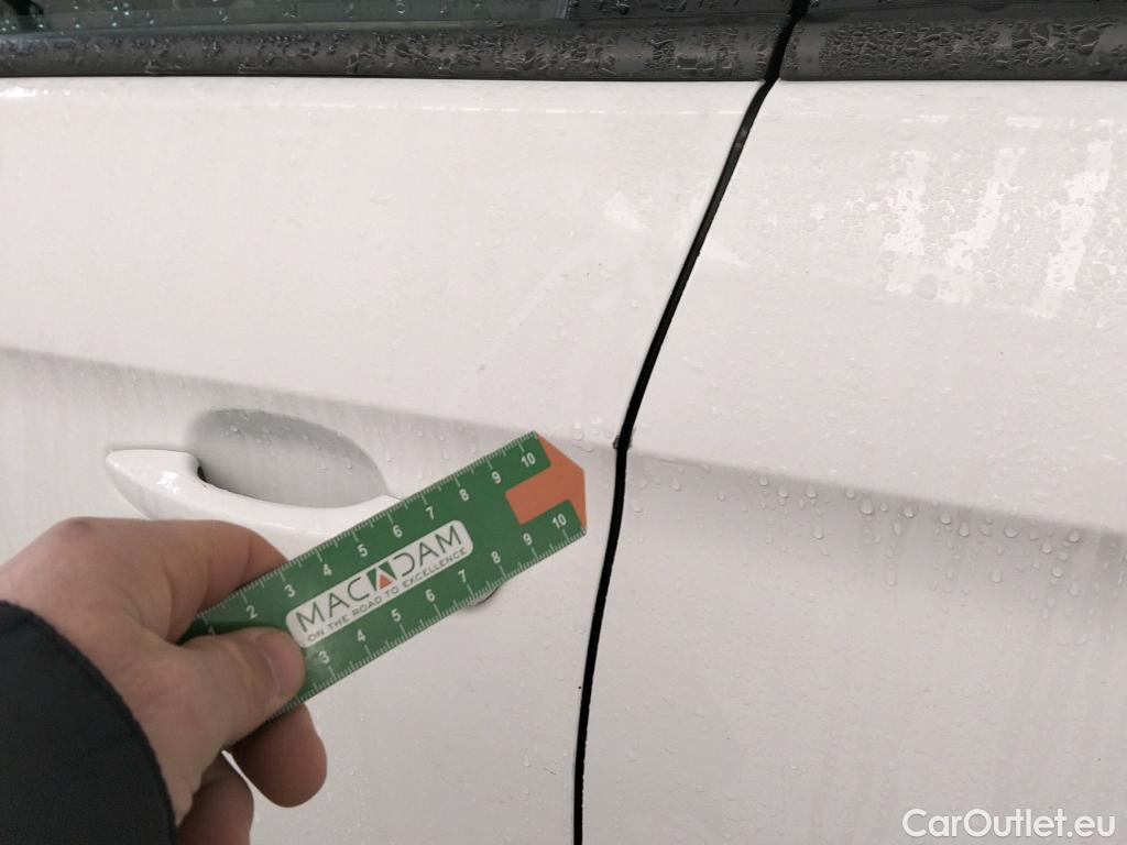  Opel   Grandland X OPEL Grandland / 2021 / 5P / todoterreno 1.5 CDTi Business Edition Auto #16