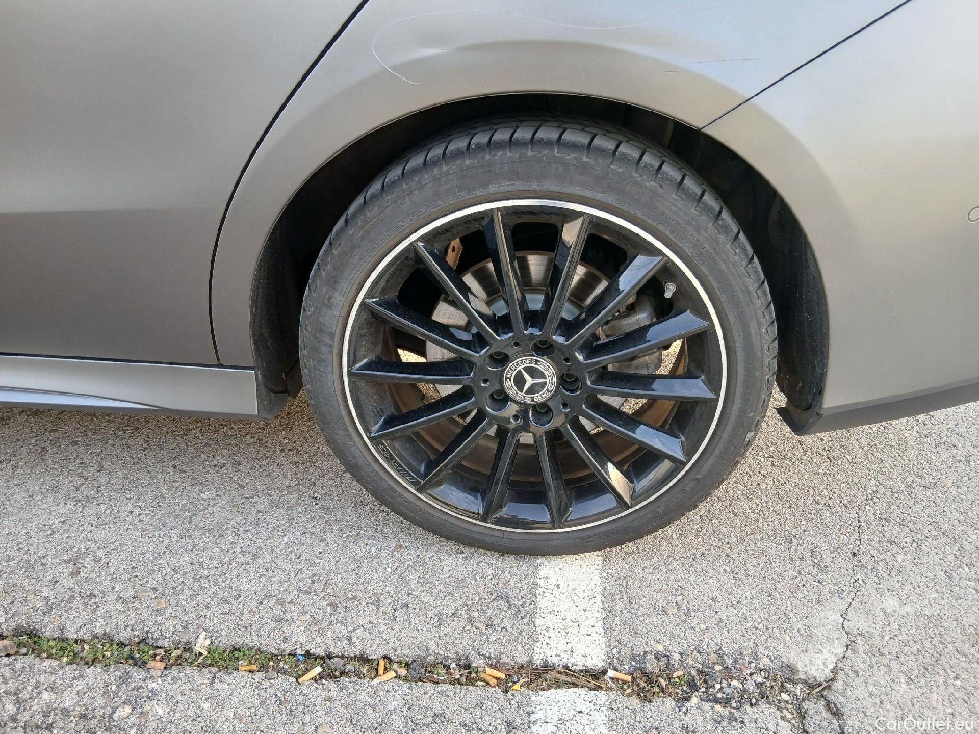  Mercedes  CLA-Klasse MERCEDES-BENZ CLA / 2019 / 5P / familiar CLA 250 e Shooting Brake #17