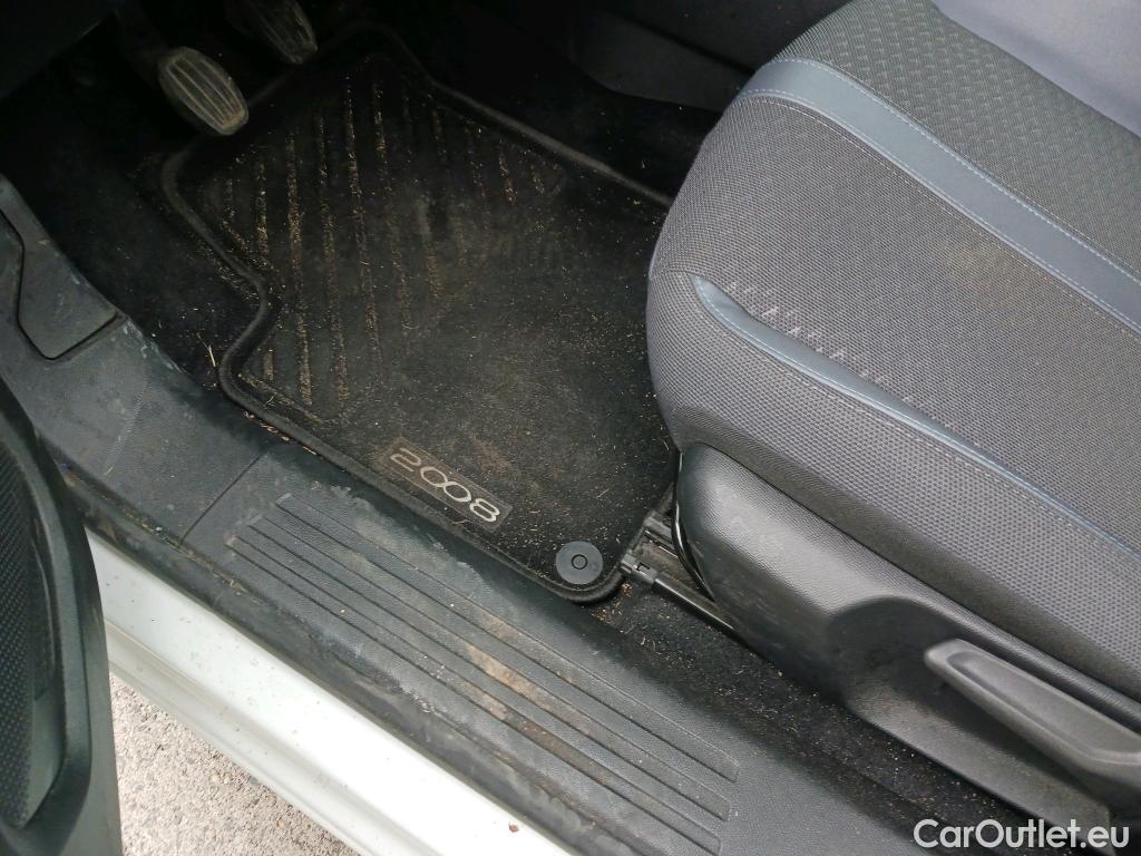  Peugeot  2008 PEUGEOT  / 2019 / 5P / todoterreno Allure Puretech 100 S&S BVM6 (CX) #6