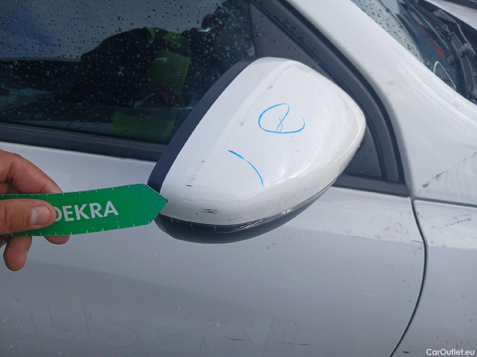  Peugeot  308 PEUGEOT  / 2017 / 5P / berlina con portón 5p Active Pack BlueHDi 130 S&S (AC) #30