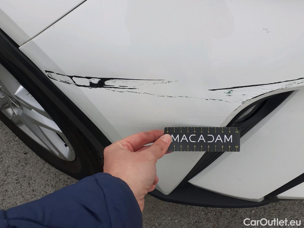  Toyota  C-HR TOYOTA  / 2019 / 5P / todoterreno 1.8 125H Active #5