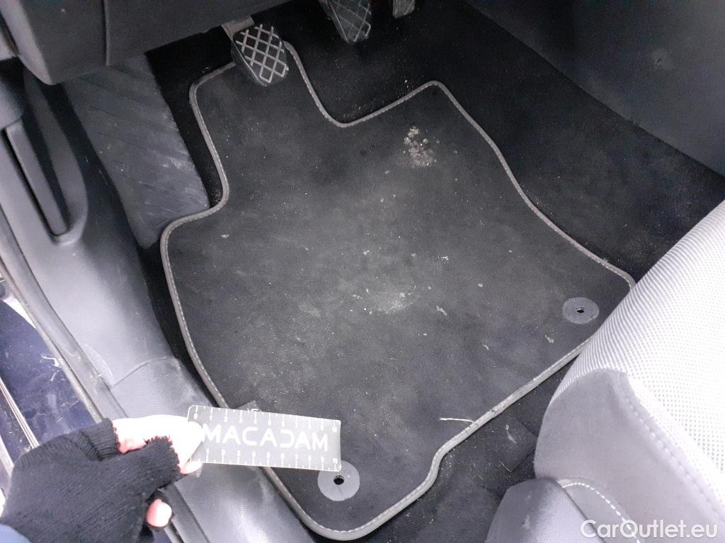  Seat  Leon SEAT Nuevo León / 2020 / 5P / familiar SP 2.0 TDI 85kW Style #21