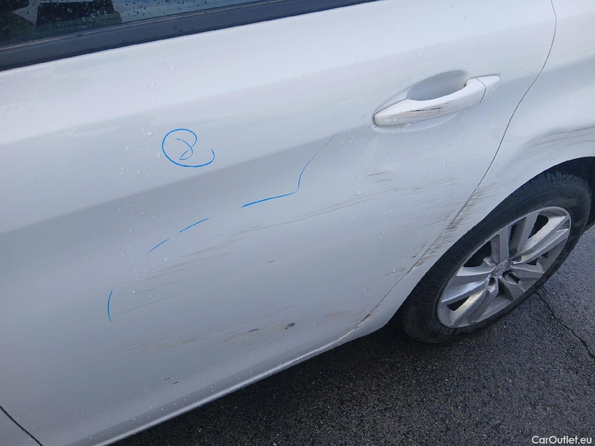  Peugeot  308 PEUGEOT  / 2017 / 5P / berlina con portón 5p Active Pack BlueHDi 130 S&S (AC) #18