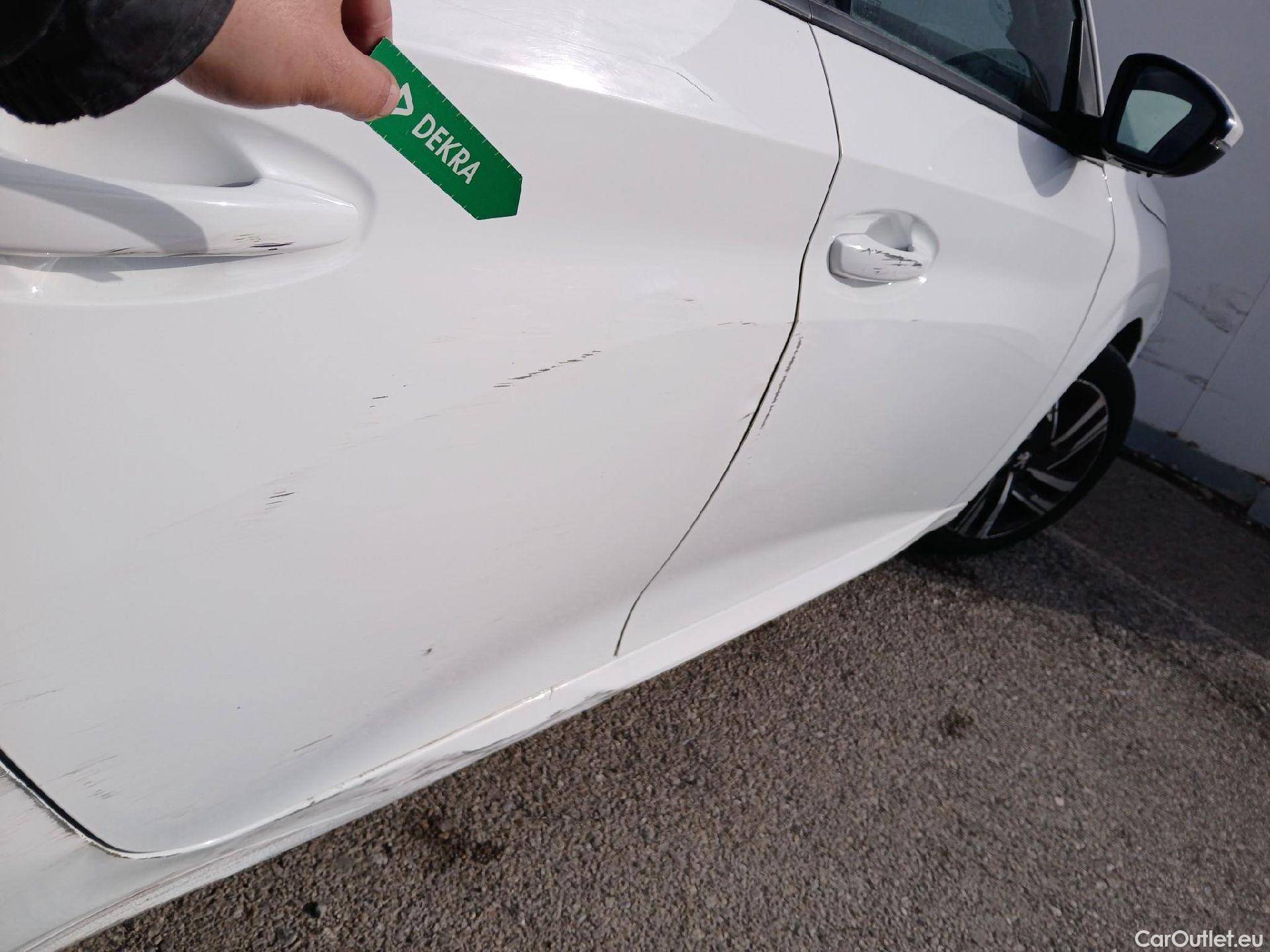  Peugeot  208 PEUGEOT  / 2019 / 5P / berlina con portón PureTech 73kW (100CV) Allure (CX) #54