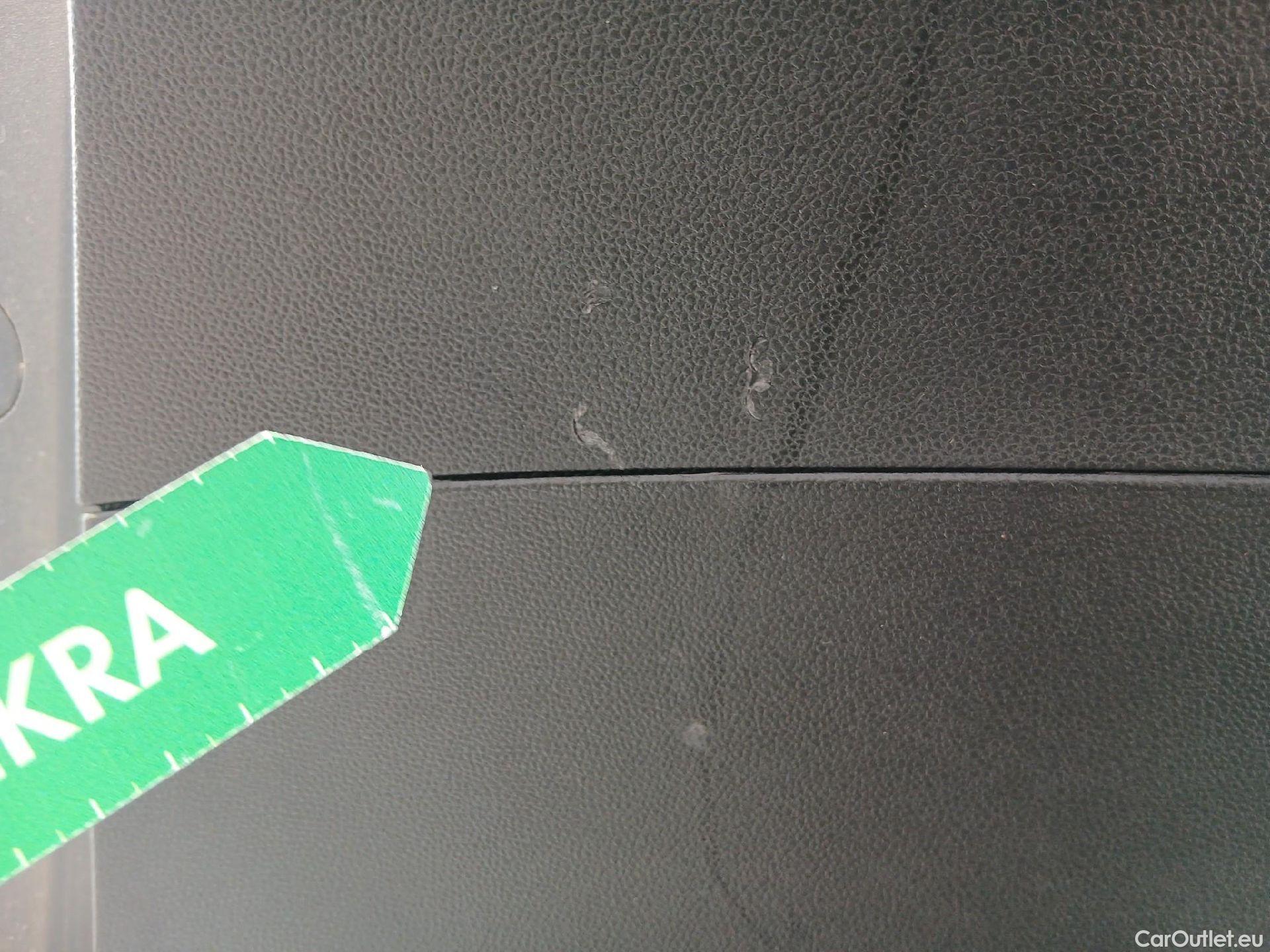  Renault  Captur RENAULT  / 2020 / 5P / todoterreno equilibre TCe 74 kW (100CV) GLP #24