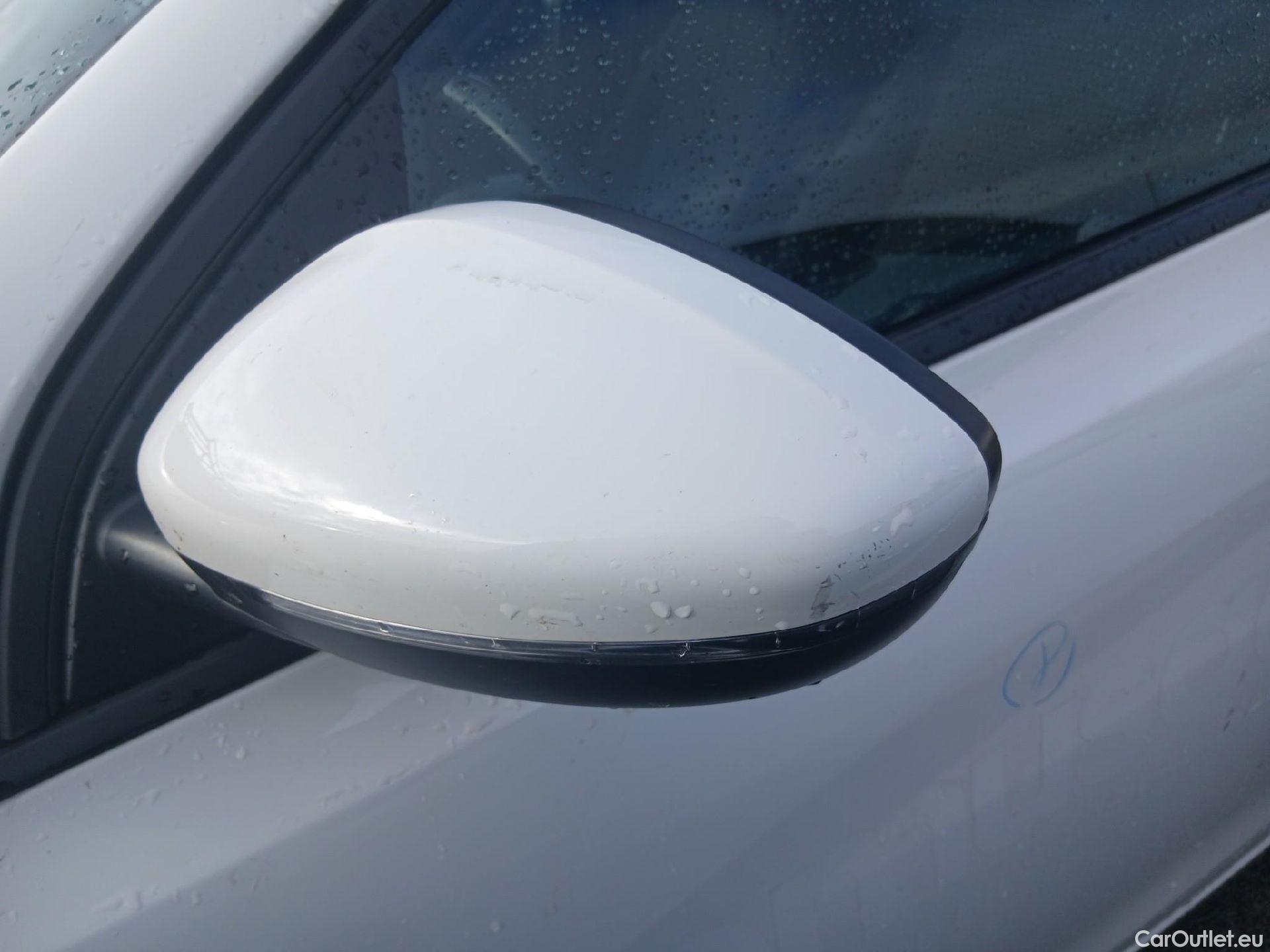  Peugeot  308 PEUGEOT  / 2017 / 5P / berlina con portón 5p Active Pack BlueHDi 130 S&S (AC) #14