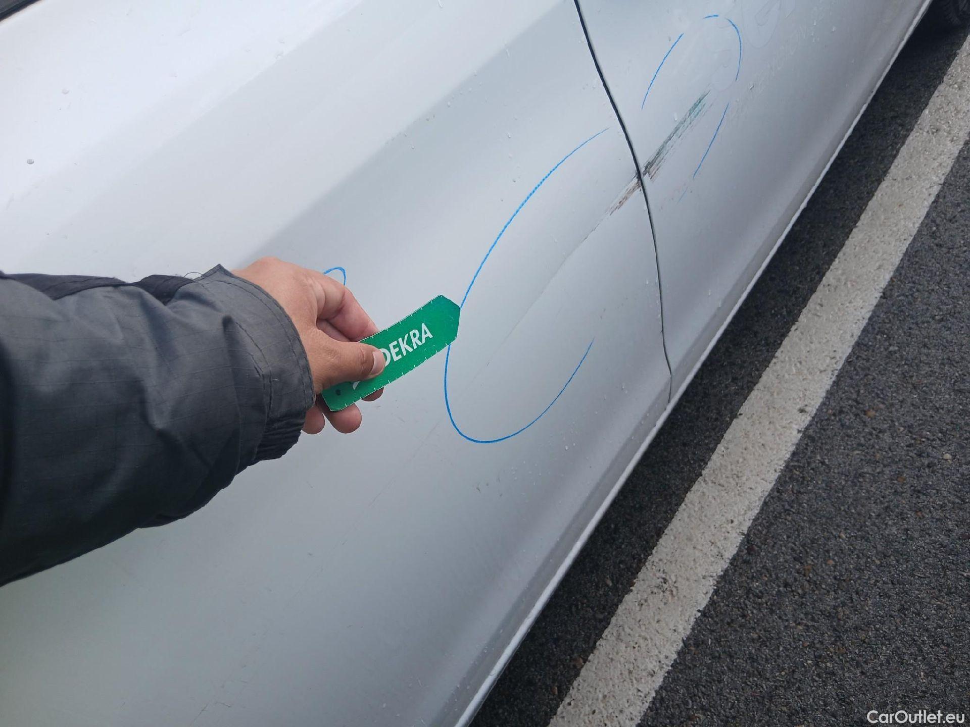  Peugeot  308 PEUGEOT  / 2017 / 5P / berlina con portón 5p Active Pack BlueHDi 130 S&S (AC) #27