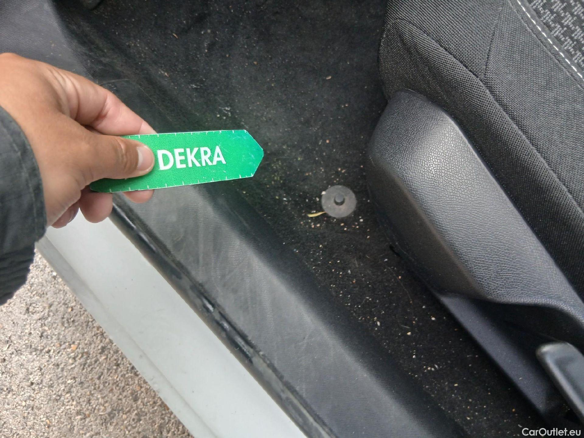  Peugeot  308 PEUGEOT  / 2017 / 5P / berlina con portón 5p Active Pack BlueHDi 130 S&S (AC) #1