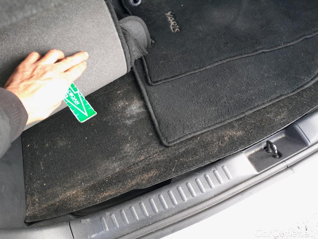  Toyota  Yaris TOYOTA  / 2020 / 5P / berlina con portón 1.5 120H Active Tech #13