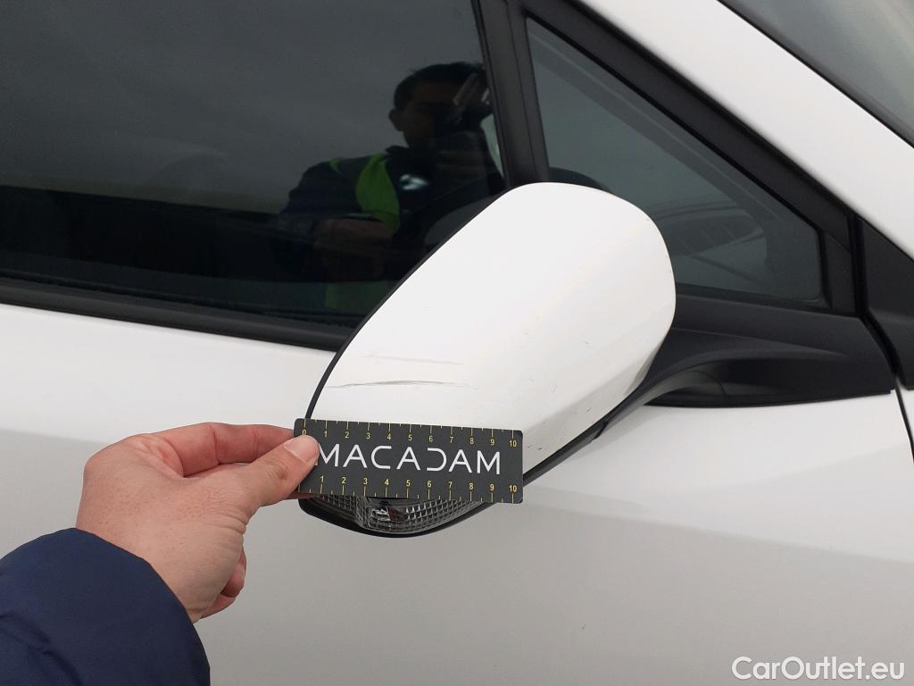  Toyota  C-HR TOYOTA  / 2019 / 5P / todoterreno 1.8 125H Active #15