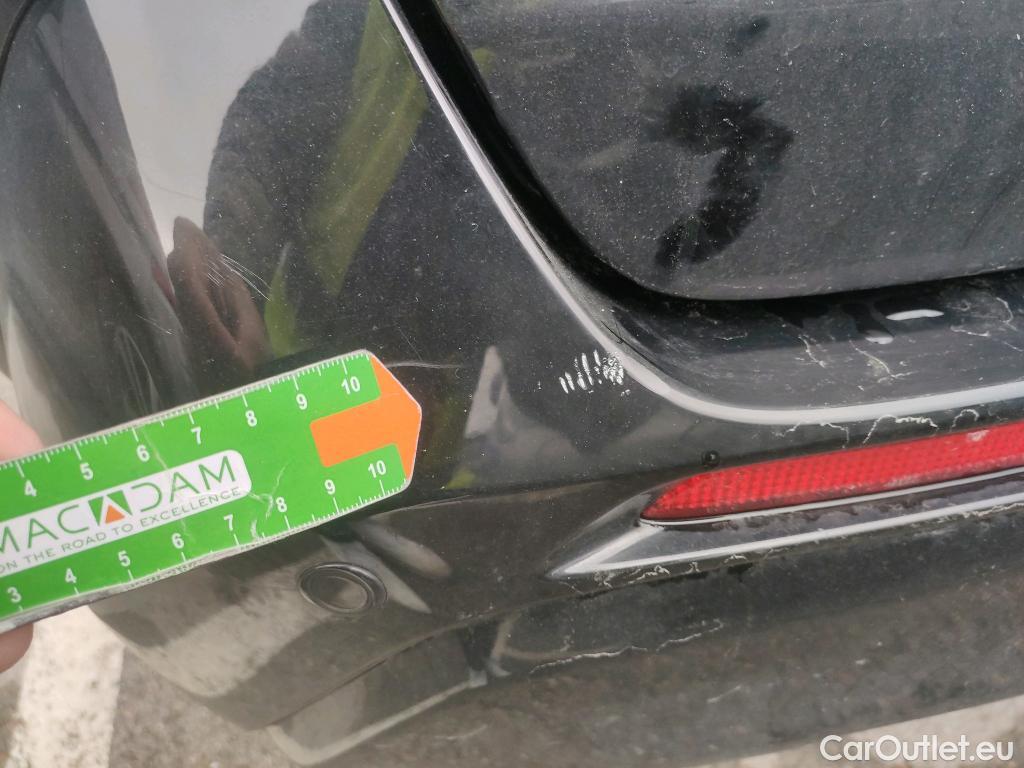  Toyota  RAV4 TOYOTA  / 2018 / 5P / todoterreno 2.5l PLUG-IN 300PH (e-CVT) Advance #16