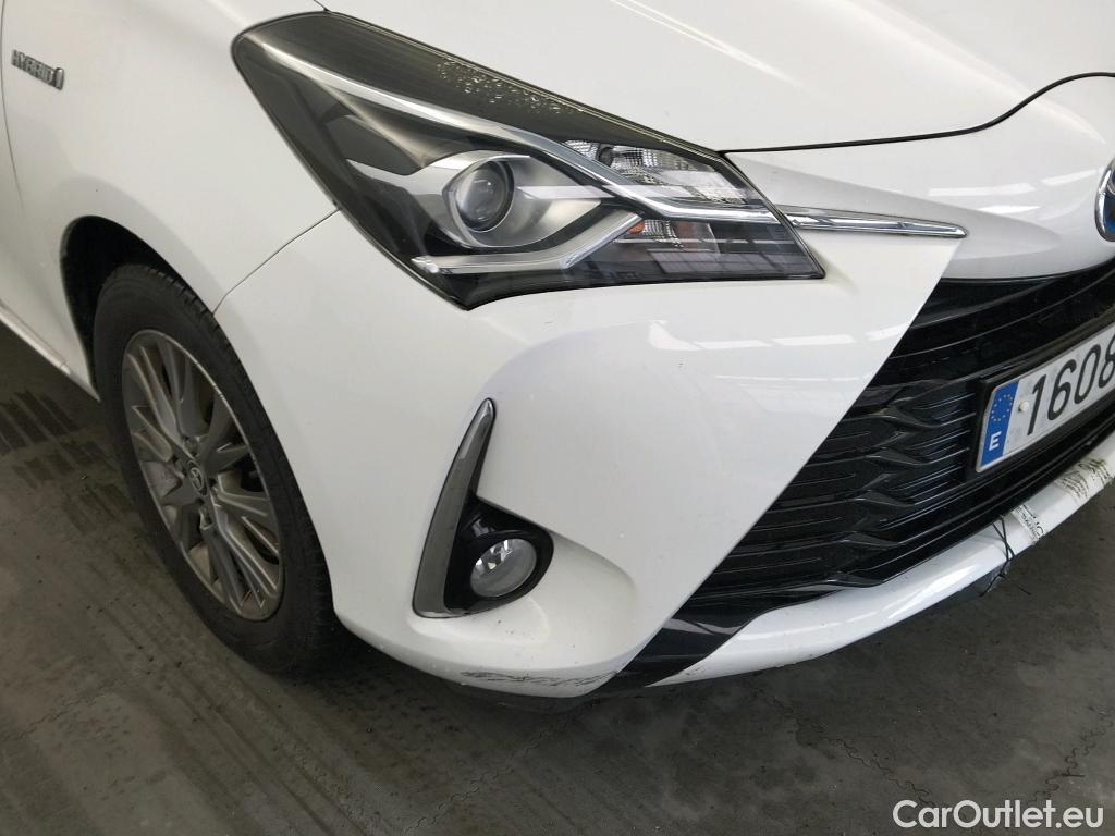  Toyota  Yaris TOYOTA  / 2017 / 5P / berlina con portón 1.5 100H Active #13