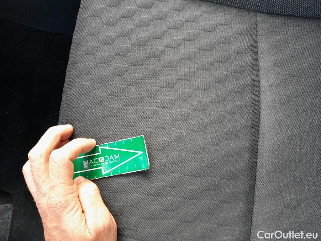  Toyota  Yaris TOYOTA  / 2020 / 5P / berlina con portón 1.5 120H Active Tech #7