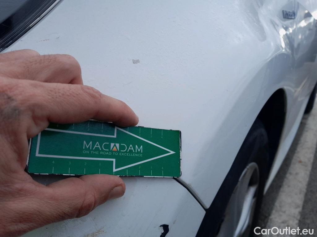  Toyota  Yaris TOYOTA  / 2020 / 5P / berlina con portón 1.5 120H Active Tech #15