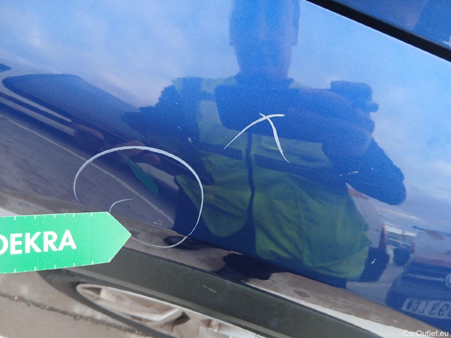  Renault  Captur RENAULT  / 2020 / 5P / todoterreno Intens TCe 90 #4