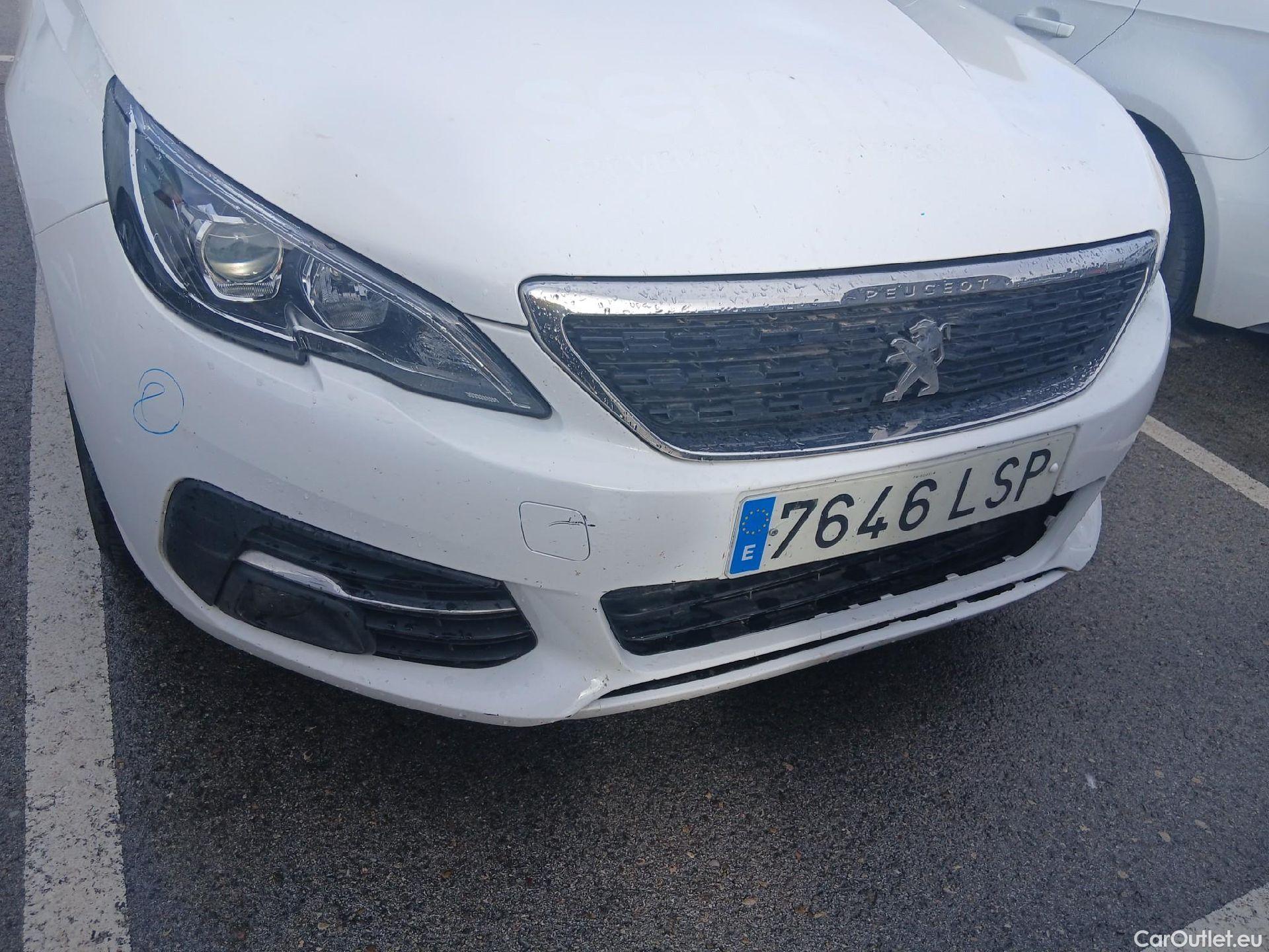  Peugeot  308 PEUGEOT  / 2017 / 5P / berlina con portón 5p Active Pack BlueHDi 130 S&S (AC) #4