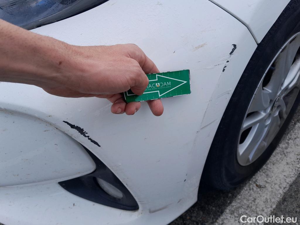  Toyota  Yaris TOYOTA  / 2020 / 5P / berlina con portón 1.5 120H Active Tech #23