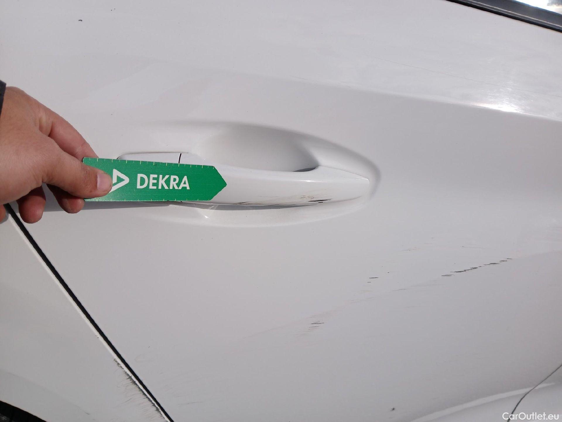  Peugeot  208 PEUGEOT  / 2019 / 5P / berlina con portón PureTech 73kW (100CV) Allure (CX) #55