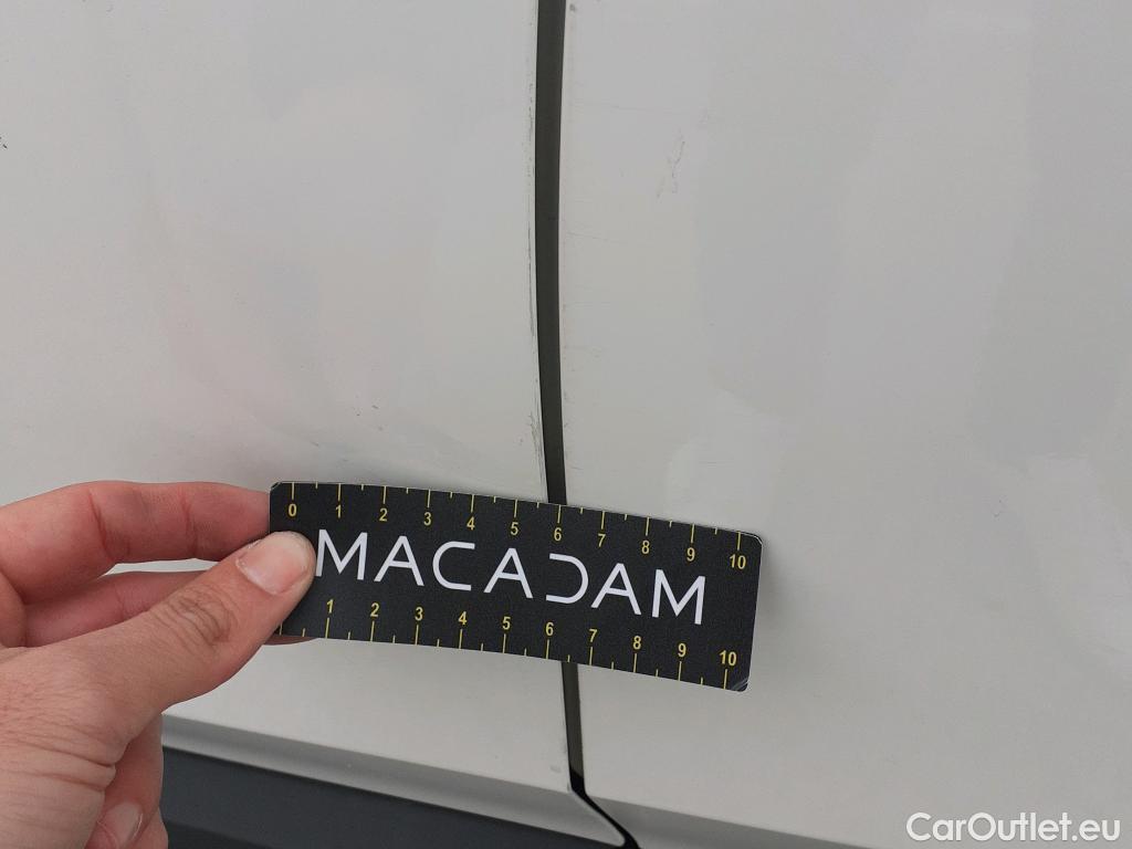  Toyota  C-HR TOYOTA  / 2019 / 5P / todoterreno 1.8 125H Active #2