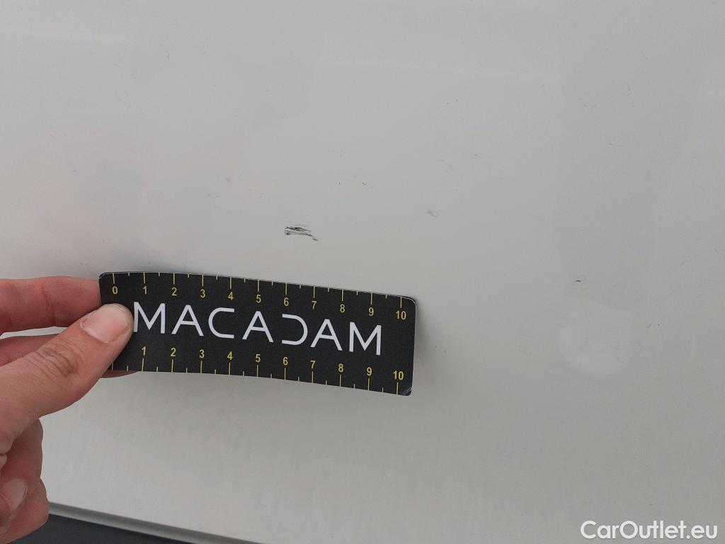  Toyota  C-HR TOYOTA  / 2019 / 5P / todoterreno 1.8 125H Active #3