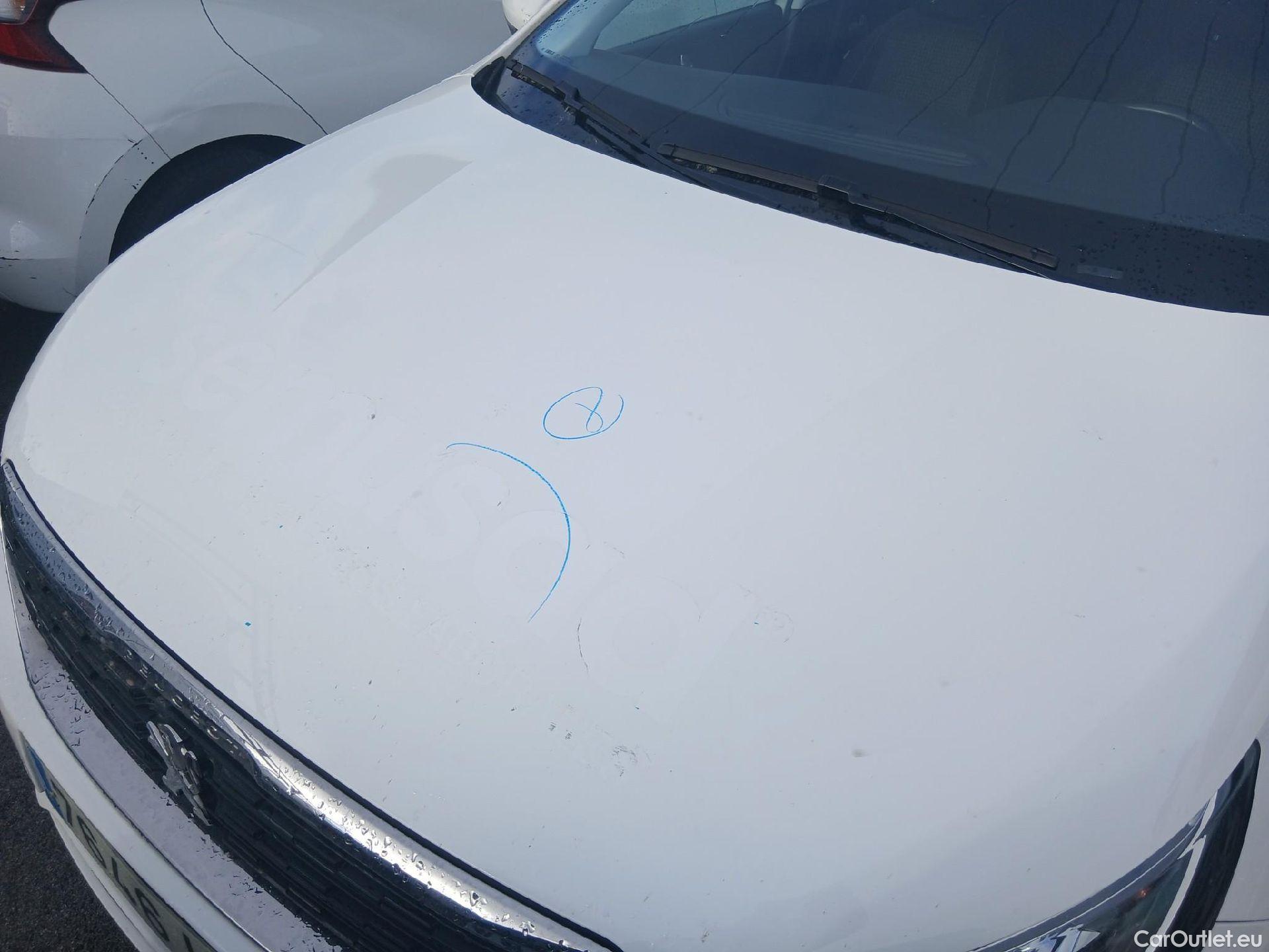  Peugeot  308 PEUGEOT  / 2017 / 5P / berlina con portón 5p Active Pack BlueHDi 130 S&S (AC) #8