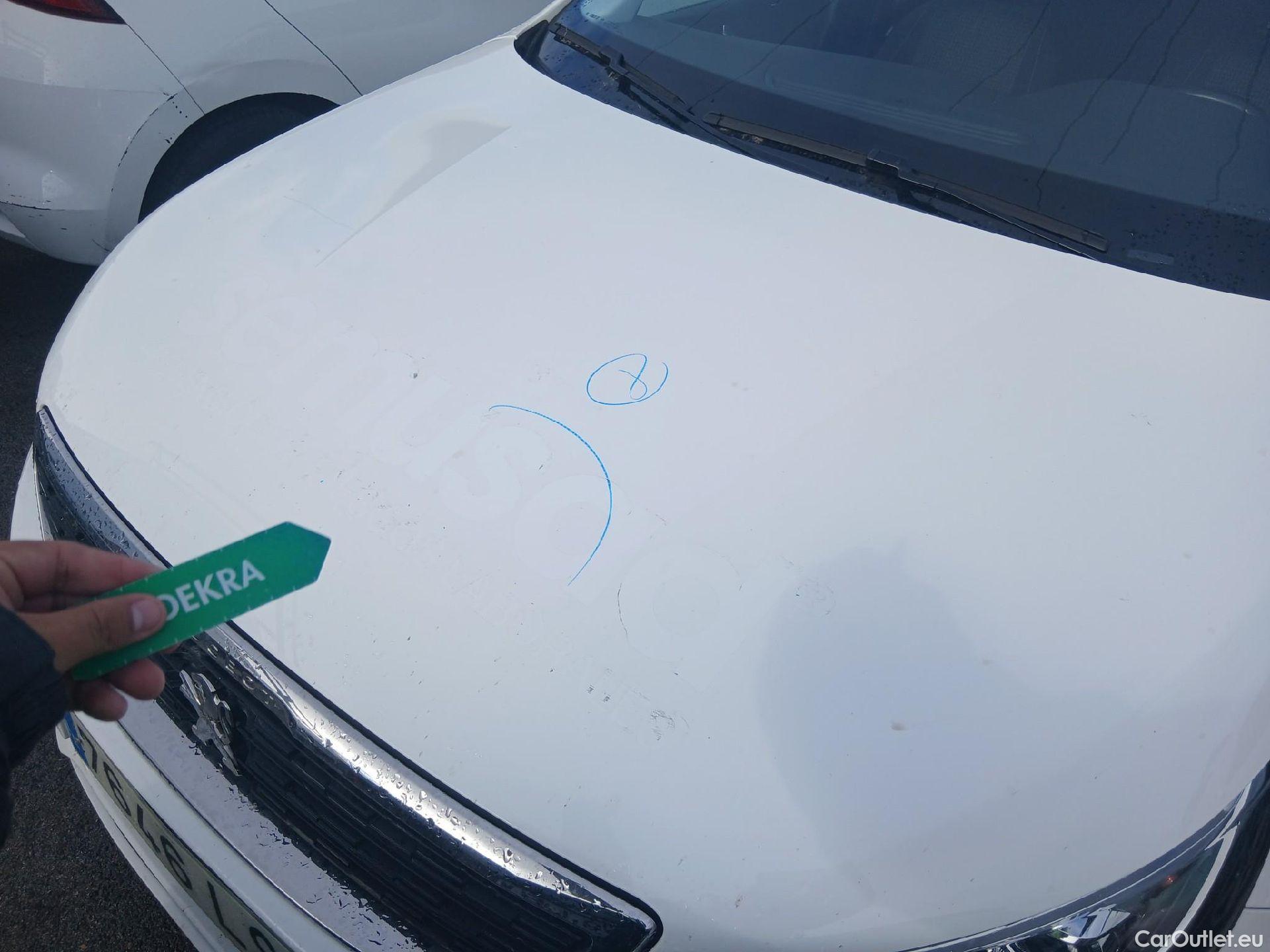  Peugeot  308 PEUGEOT  / 2017 / 5P / berlina con portón 5p Active Pack BlueHDi 130 S&S (AC) #7