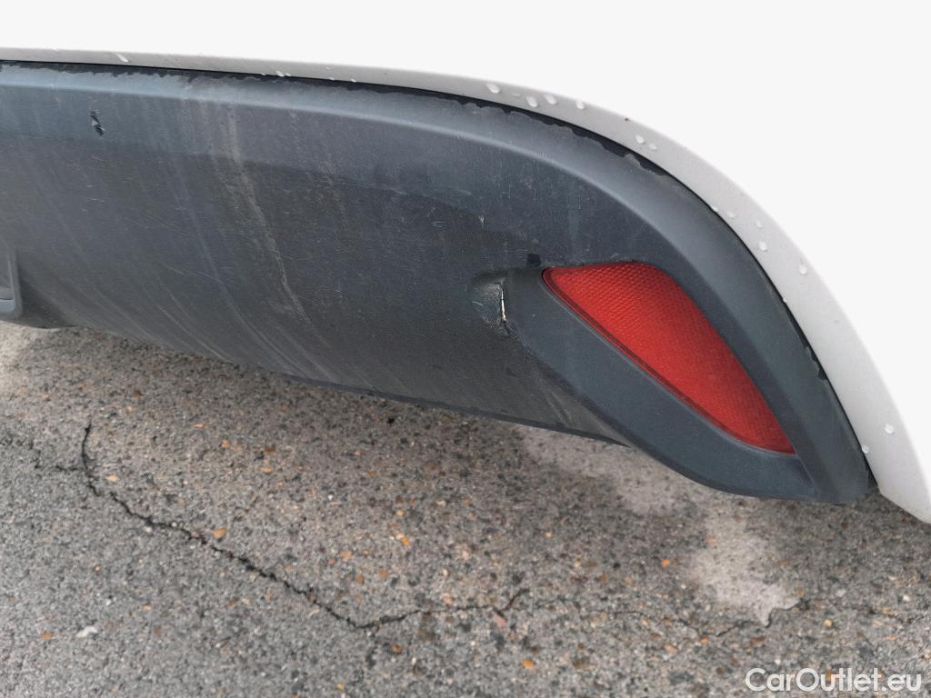  Toyota  Yaris TOYOTA  / 2020 / 5P / berlina con portón 1.5 120H Active Tech #20