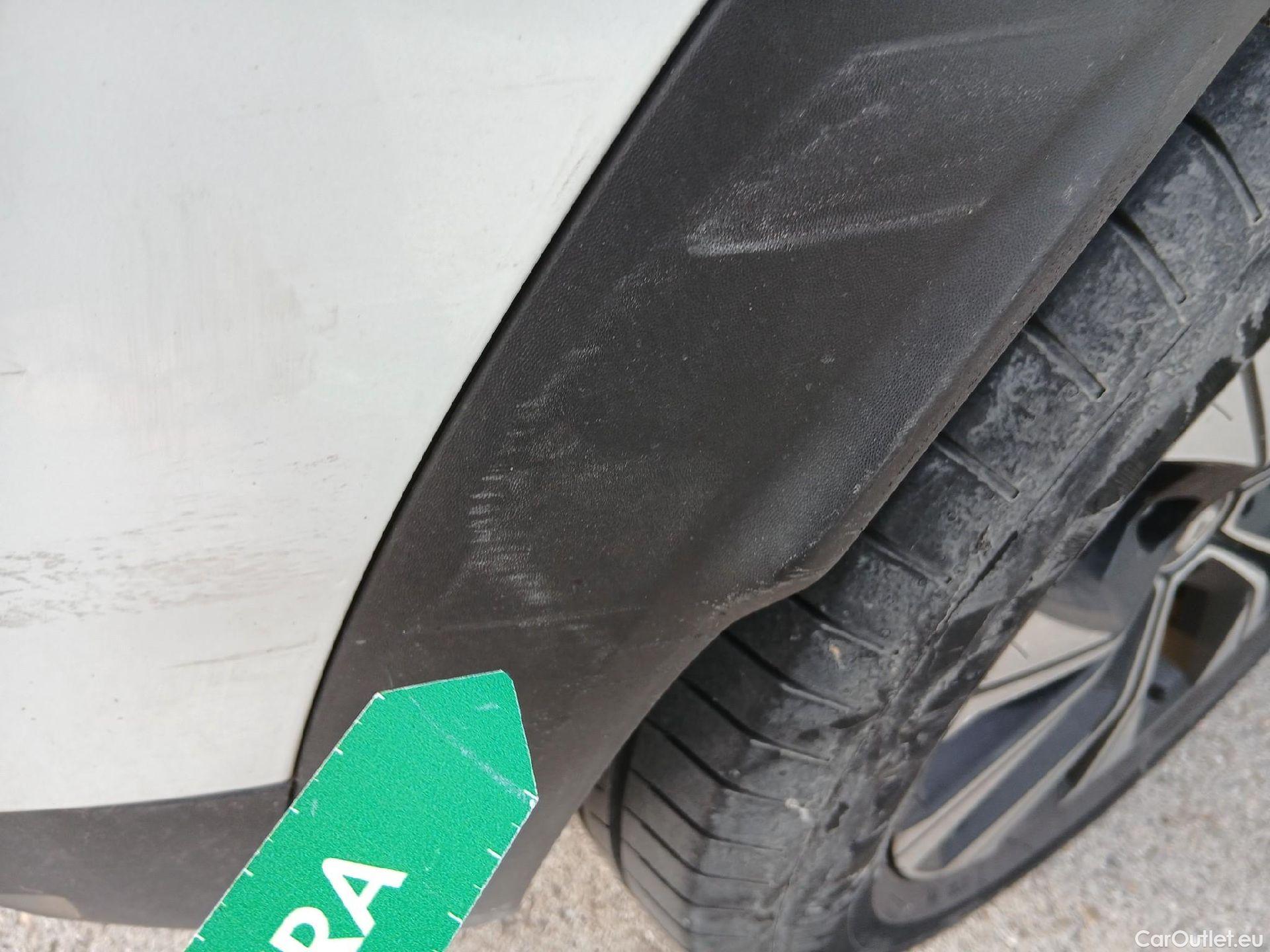  Renault  Captur RENAULT  / 2020 / 5P / todoterreno equilibre TCe 74 kW (100CV) GLP #28