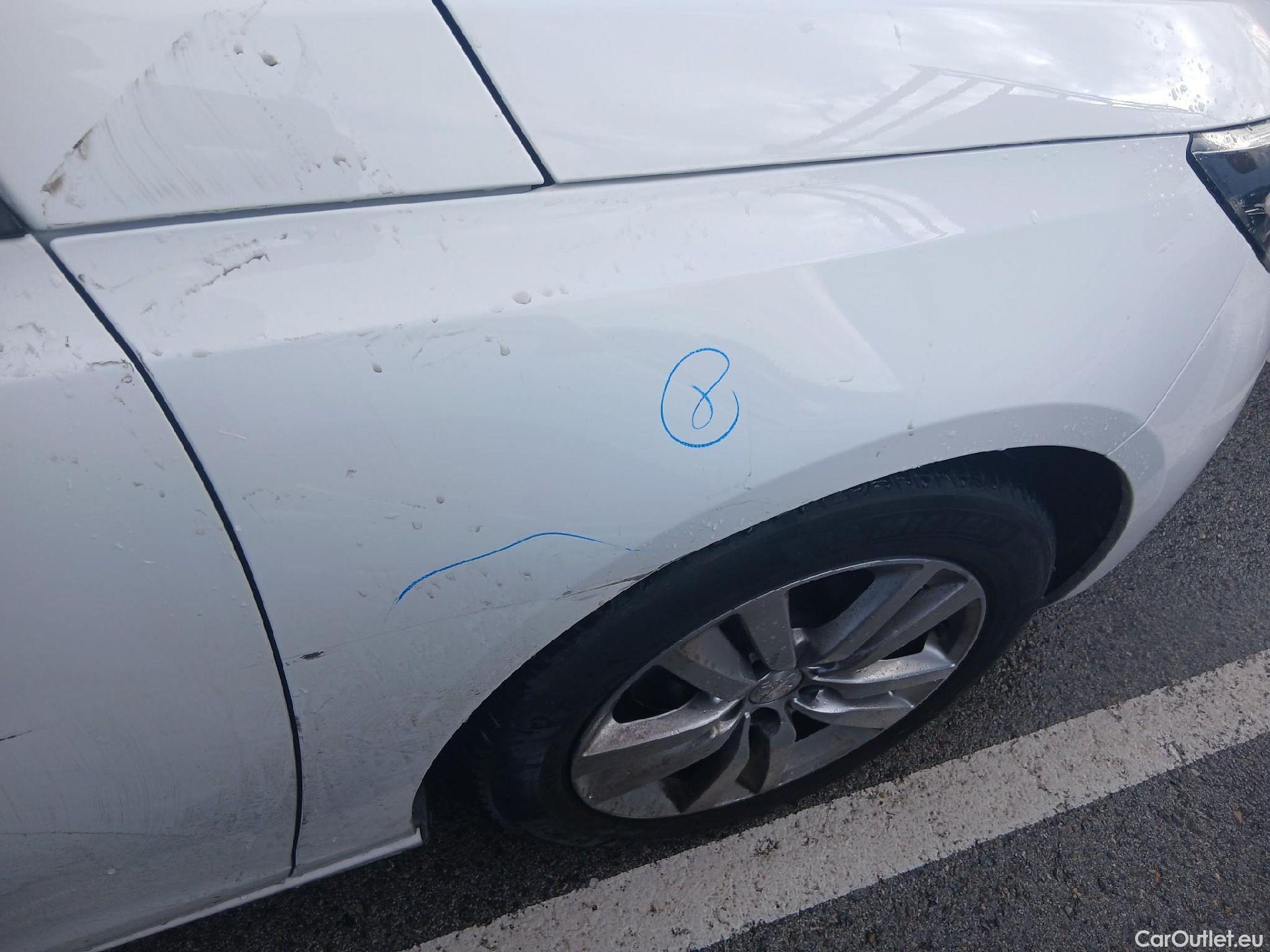  Peugeot  308 PEUGEOT  / 2017 / 5P / berlina con portón 5p Active Pack BlueHDi 130 S&S (AC) #33